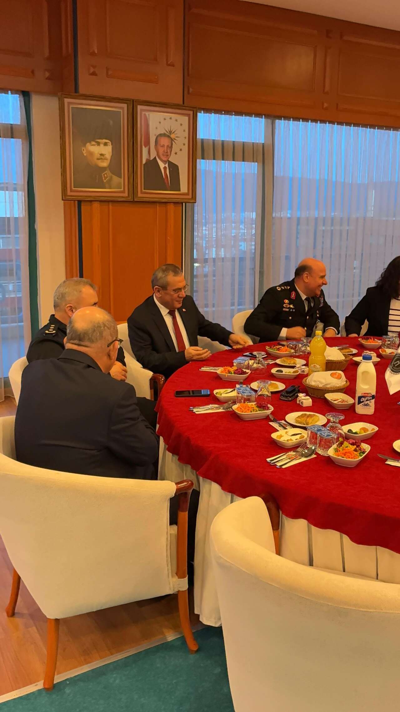 EMŞAV’dan Görkemli İftar Yemeği 17